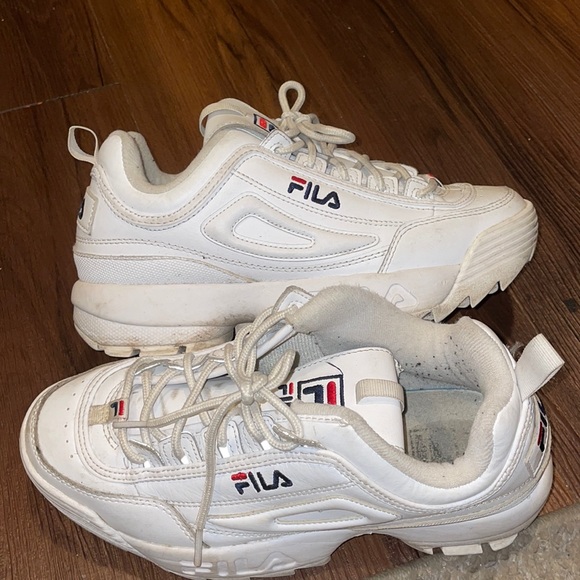 Fila Shoes - White Fila shoes very worn condition